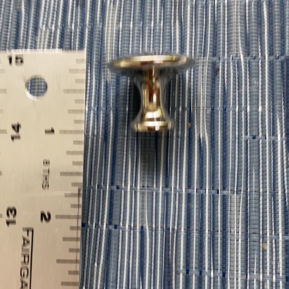 Set of 8 new pulls / knobs - Picture 4 of 5